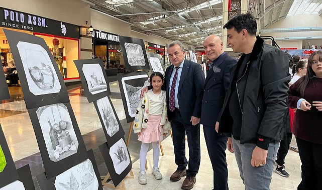 Kaymakam Öztürk sergi açılışına katıldı