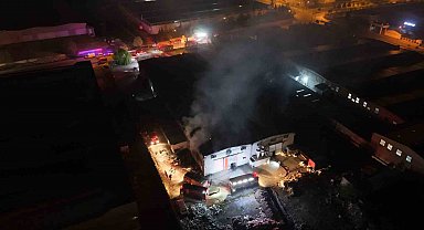 Kayseri'de sünger fabrikasında yangın