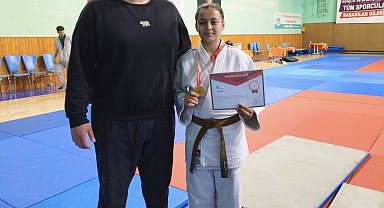 Kayserili sporcular Aksaray'dan 2 madalya ile döndü