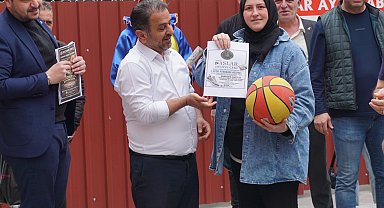 Kemeraltı'nda gram altın ödüllü basketbol etkinliği
