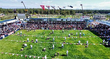 Kepez'de pehlivanlar dualı çayıra çıktı