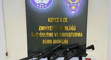 Kepez'de şafak operasyonu: 11 adrese eş zamanlı baskın