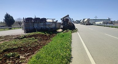 Kilis'te beton mikseri devrildi