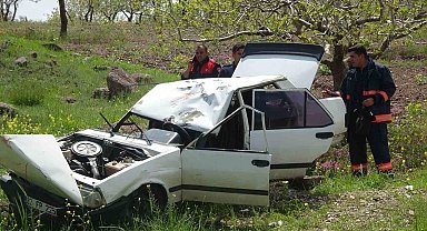 Kilis'te kontrolden çıkan Tofaş fıstık tarlasına girdi: 4 yaralı