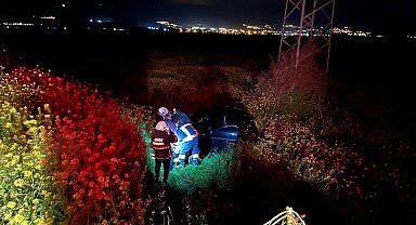 Kırıkhan'da tarlaya uçan otomobilin sürücüsü yaralandı