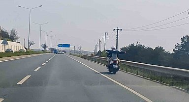 Kırıkkale'de motosiklette kasksız çocuğun tehlikeli yolculuğu kamerada