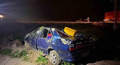 Kırkağaç'ta yağış nedeniyle taralaya uçan otomobildeki 1 kişi öldü, 1 kişi de yaralandı