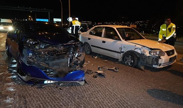 Kırmızı ışık ihlali yapan sürücü otomobile çarptı: 1 yaralı