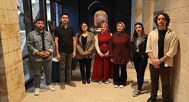 Kırşehir'de gençler 88 saatlik eğitimin ardından müzede rehberlik yapıyor
