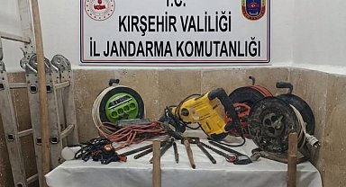 Kırşehir'de kaçak kazı yapan 5 şüpheli suçüstü yakalandı