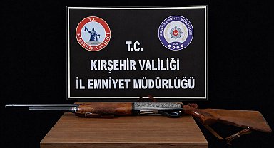 Kırşehir'de polis ruhsatsız silah ele geçirdi