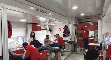 Kızılay'ın Ahlat'taki kan bağışına vatandaşlardan yoğun ilgi