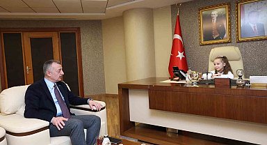 Koltuğu devralan minik başkan ilk talimatlarını verdi