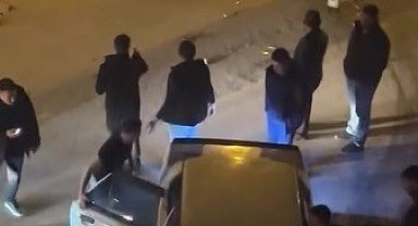 Kontrolden çıkan araç ters yola girdi, otomobil ile kafa kafaya çarpıştı