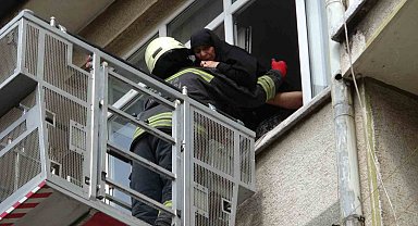 Konya'da binada çıkan yangında mahsur kalan 5'i çocuk 8 kişi ekiplerce kurtarıldı