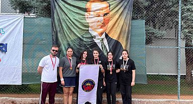 Kortların şampiyonu Gaziantep Kolej Vakfı Türkiye finallerinde