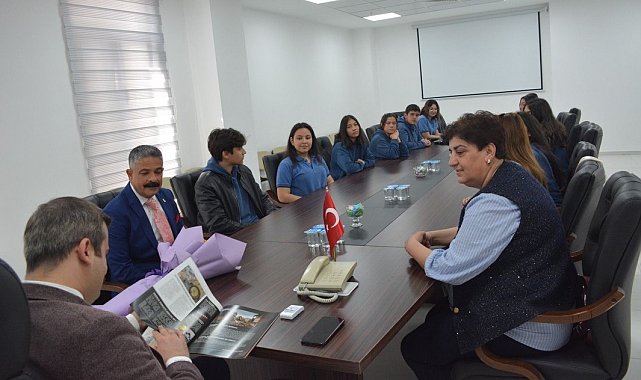 Köyceğiz'de öğrenciler 'Mavi Mürekkep' adlı dergi çıkardı