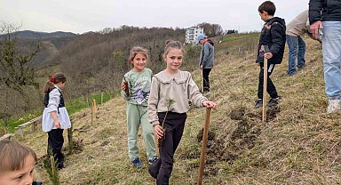 Köylerine hatıra ormanı kazandırdılar