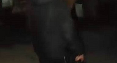 Küçükçekmece'de sokakta uzun namlulu silahla dolaştı, o anları kayda aldı