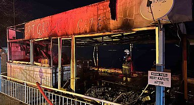 Kurşunlu Sahili'nde gece yarısı yangın paniği