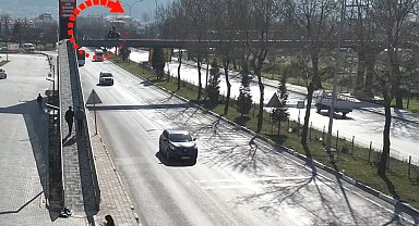 Kütahya İl Emniyet Müdürlüğü'nden motosiklet sürücülerine yaya üst geçidi uyarısı