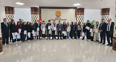 Kütahya'nın başarılı öğrenciler ödüllendirildi