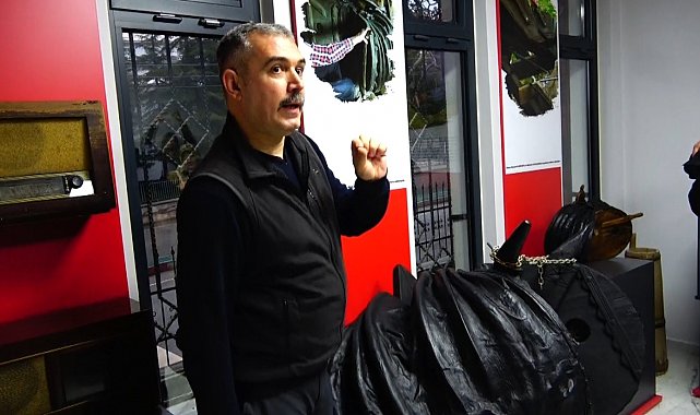 Kütahyalı öğretmenler Ahmet Uluçay müzesinde deri işleme sanatı hakkında bilgilendi