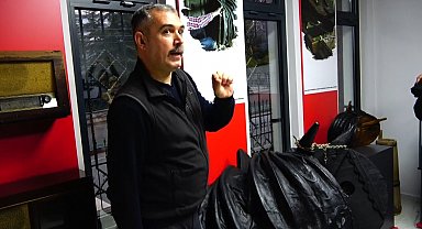 Kütahyalı öğretmenler Ahmet Uluçay müzesinde deri işleme sanatı hakkında bilgilendi