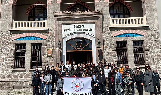 Mahmudiyeli öğrenciler "Kucak Dolusu Hayaller" projesiyle ilk kez Ankara'ya gitti