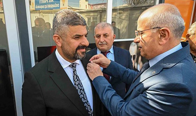 Malatya'da CHP'den istifa eden meclis üyesi AK Parti'ye katıldı
