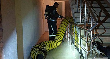 Manavgat'ta site içerisinde çıkan depo yangını korkuttu