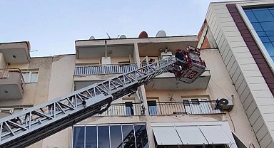 Manisa'da çamaşır makinesinden çıkan yangın paniğe neden oldu