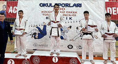 Manisalı Alp Türkiye Şampiyonu oldu