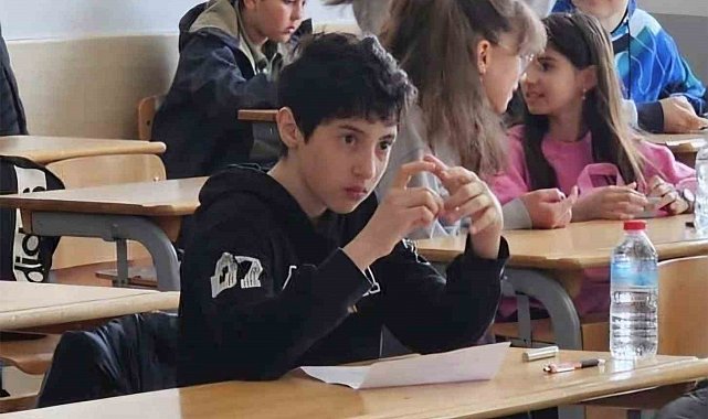 Matematik Olimpiyatı ön eleme sınavında Türkiye dördüncüsü Emet'ten