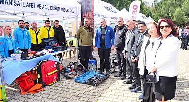 MCBÜ'de 'Afetlerde insan olmak' sempozyumu