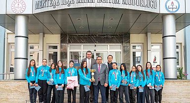 Menteşe Cumhuriyet Ortaokulu Hokey Takımı, Türkiye yarı finalleri yolunda