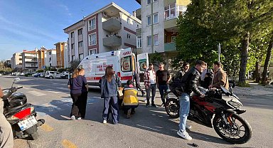 Menteşe'de araçlar birbirine girdi: 2 yaralı