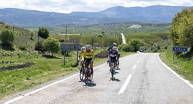 Mersin'de 120 sporcu 126 kilometrelik etapta yarıştı