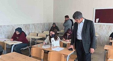 Mersin'de gençler umre ödüllü bilgi yarışmasında buluştu