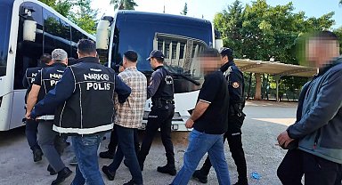 Mersin'de zehir tacirlerine darbe: 13 gözaltı