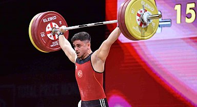 Milli halterci Kaan Kahriman'dan gümüş madalya