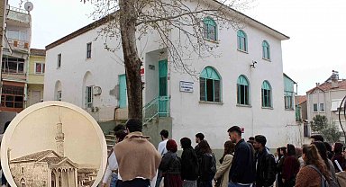 Mimarlar Bigadiç'te Hassa Mimarlar Ocağı'nın mimari eserlerini inceledi