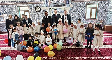 Minik çocukların Kur'an okumaya geçişleri şölen tadında kutlandı