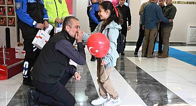 Minik öğrencilerden Emniyet Müdürlüğüne Polis Haftası ziyareti