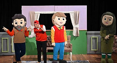 Minikler İstanbul'u sahnedeki rüyada keşfetti