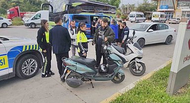 Motorlu bisiklet, motosiklete arkadan çarptı: 2 sürücü yaralandı