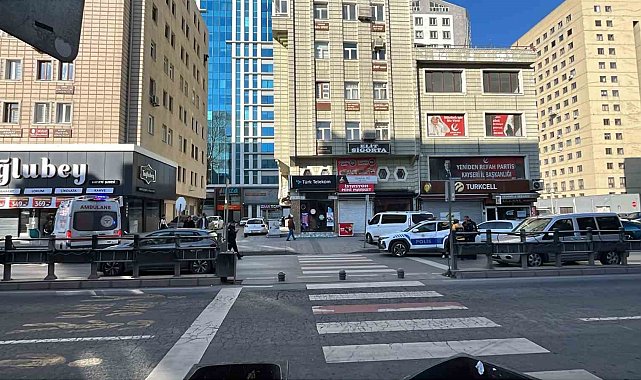 Motosikletin çarptığı yaya yaralandı