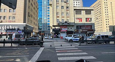 Motosikletin çarptığı yaya yaralandı