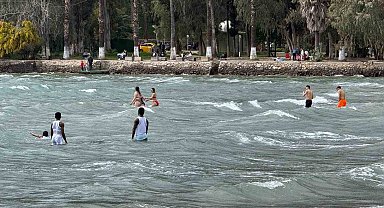 Muğla'da deniz sezonu erken açıldı