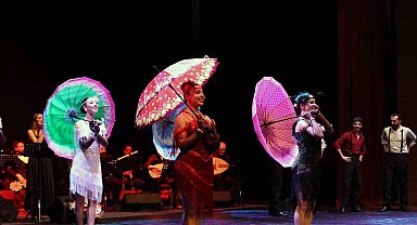 Muğla'da Nostalji rüzgârı: 70'ler ve 80'lerin film müzikleri büyüledi